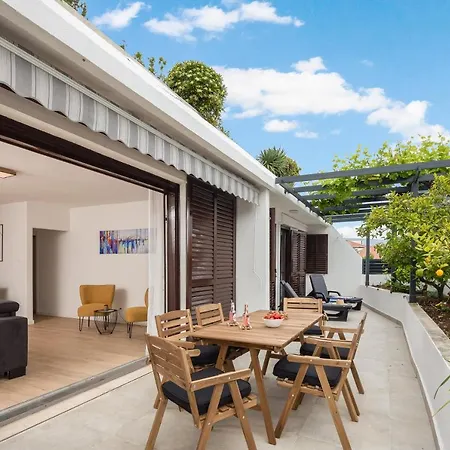 Lemon Tree Luxury, Free Parking Apartment *