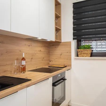 Lemon Tree Luxury, Free Parking Apartment